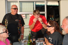 Doidge-feeding-his-face